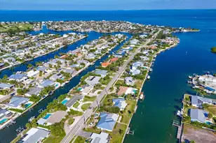 512 Key Royale Dr, Holmes Beach, FL 34217 - Photo 16