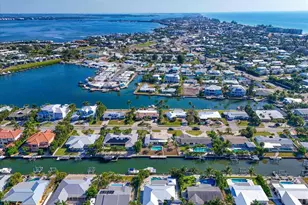 512 Key Royale Dr, Holmes Beach, FL 34217 - Photo 20