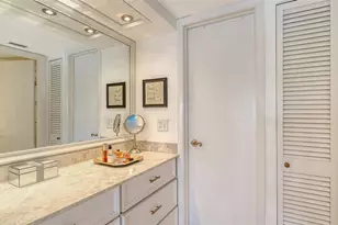 1355 S Portofino Dr, Sarasota, FL 34242 - Photo 38