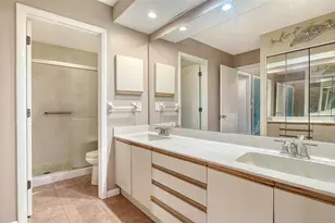 5294 Huntingwood Ct, Sarasota, FL 34235 - Photo 20