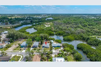 6908 11th Avenue E, Palmetto, FL 34221 - Photo 12
