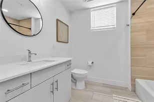 1703 N Tamiami Trl, Sarasota, FL 34234 - Photo 22