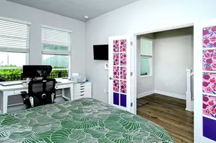 2300 Lindstrom St, Sarasota, FL 34237 - Photo 14