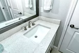 2300 Lindstrom St, Sarasota, FL 34237 - Photo 38