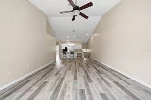 7660 Sweetbay Cir, Bradenton, FL 34203 - Photo 16