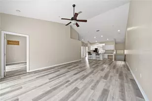 7660 Sweetbay Cir, Bradenton, FL 34203 - Photo 18