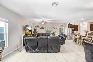 5426 Rainwood Meadows Dr, Apollo Beach, FL 33572 - Photo 8