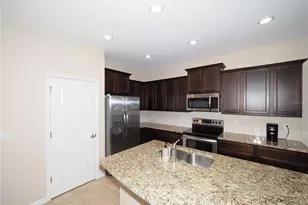 2503 Midnight Pearl Dr, Sarasota, FL 34240 - Photo 4