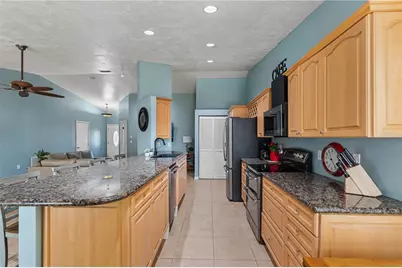 3407 69th Street W, Bradenton, FL 34209 - Photo 10