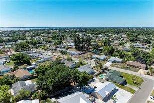 6705 35th Ave W, Bradenton, FL 34209 - Photo 2