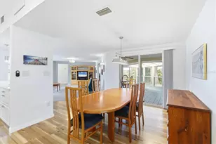425 Driftwood Rd, Venice, FL 34293 - Photo 14