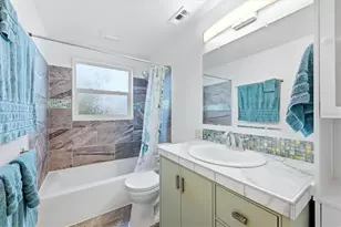 425 Driftwood Rd, Venice, FL 34293 - Photo 22