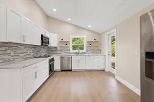2580 Shamrock Dr, Venice, FL 34293 - Photo 8