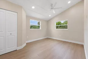 2580 Shamrock Dr, Venice, FL 34293 - Photo 14