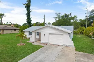 2580 Shamrock Dr, Venice, FL 34293 - Photo 2