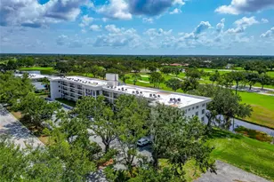 7461 W Country Club Dr N, Sarasota, FL 34243 - Photo 50