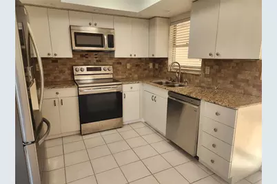 749 N Jefferson Avenue #749, Sarasota, FL 34237 - Photo 6