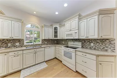 347 Bayshore Drive, Osprey, FL 34229 - Photo 10