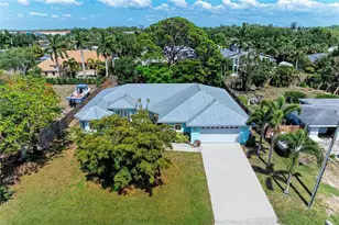347 Bayshore Dr, Osprey, FL 34229 - Photo 6