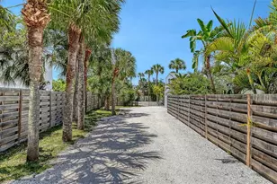 3708 Sandspur Ln, Nokomis, FL 34275 - Photo 6