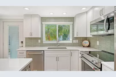 703 Spanish Drive S, Longboat Key, FL 34228 - Photo 10