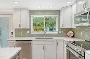 703 Spanish Dr S, Longboat Key, FL 34228 - Photo 10