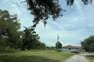 3208 16th Ave E, Palmetto, FL 34221 - Photo 2