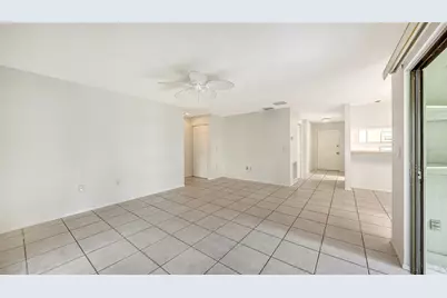 5010 Barrington Circle #2001, Sarasota, FL 34234 - Photo 6