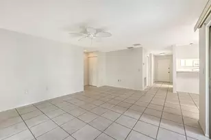 5010 Barrington Cir, Sarasota, FL 34234 - Photo 6