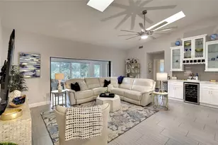 4034 Wilshire Cir E, Sarasota, FL 34238 - Photo 10