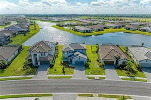 5325 Coral Reef Wy, Bradenton, FL 34211 - Photo 2
