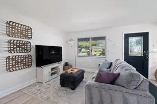 2676 Martin St, Sarasota, FL 34237 - Photo 4