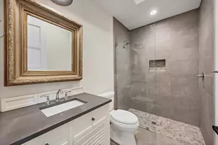 7927 Longbay Blvd, Sarasota, FL 34243 - Photo 30