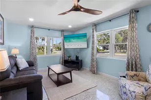 204 29th St, Holmes Beach, FL 34217 - Photo 10