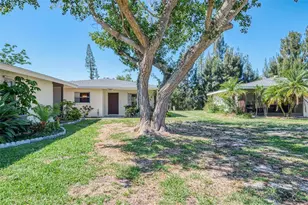 3360 Ramblewood Dr S, Sarasota, FL 34237 - Photo 2