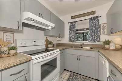 3360 Ramblewood Drive S #8, Sarasota, FL 34237 - Photo 14
