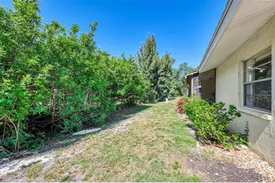 3360 Ramblewood Drive S #8, Sarasota, FL 34237 - Photo 32