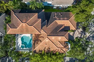 1451 Rebecca Ln, Sarasota, FL 34231 - Photo 4