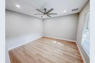 3038 Ringwood Meadow #20, Sarasota, FL 34235 - Photo 10