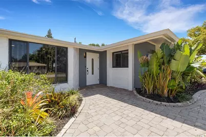 4645 Hunter Ridge Drive, Sarasota, FL 34233 - Photo 4