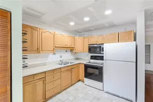 3403 41st St W, Bradenton, FL 34205 - Photo 8