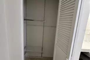 5004 Medalist Rd, Sarasota, FL 34243 - Photo 12