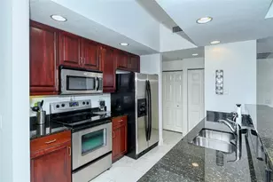 800 N Tamiami Trl, Sarasota, FL 34236 - Photo 18