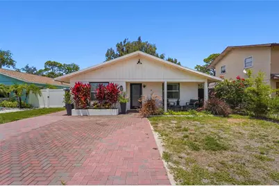 831 Winter Garden Drive, Sarasota, FL 34243 - Photo 1
