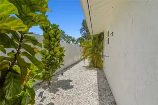 831 Winter Garden Dr, Sarasota, FL 34243 - Photo 48