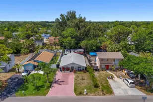 831 Winter Garden Dr, Sarasota, FL 34243 - Photo 1