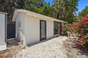 831 Winter Garden Dr, Sarasota, FL 34243 - Photo 52