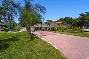 831 Winter Garden Dr, Sarasota, FL 34243 - Photo 24