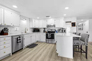 831 Winter Garden Dr, Sarasota, FL 34243 - Photo 4