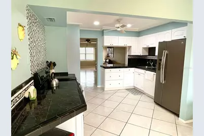 305 30th Avenue W #A307, Bradenton, FL 34205 - Photo 2